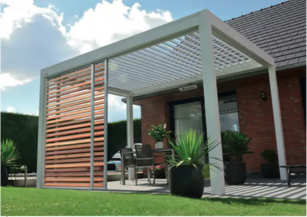 pergola avec fermeture laterale coulissante en bois sur mesure a aix en provence