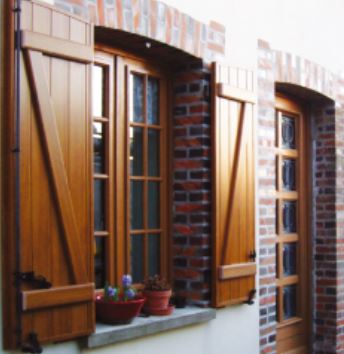 VOLETS BATTANTS PVC RENFORCE PLENITUDE 